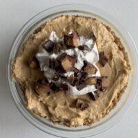 Featured image showing the finished weight watchers peanut butter parfait ready to eat.