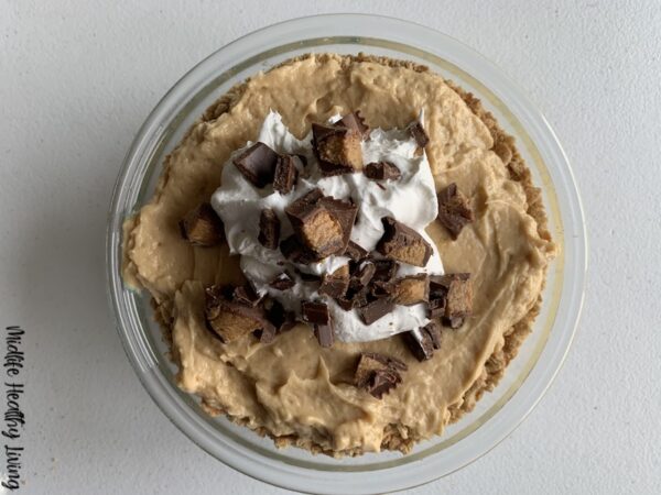 Featured image showing the finished weight watchers peanut butter parfait ready to eat.