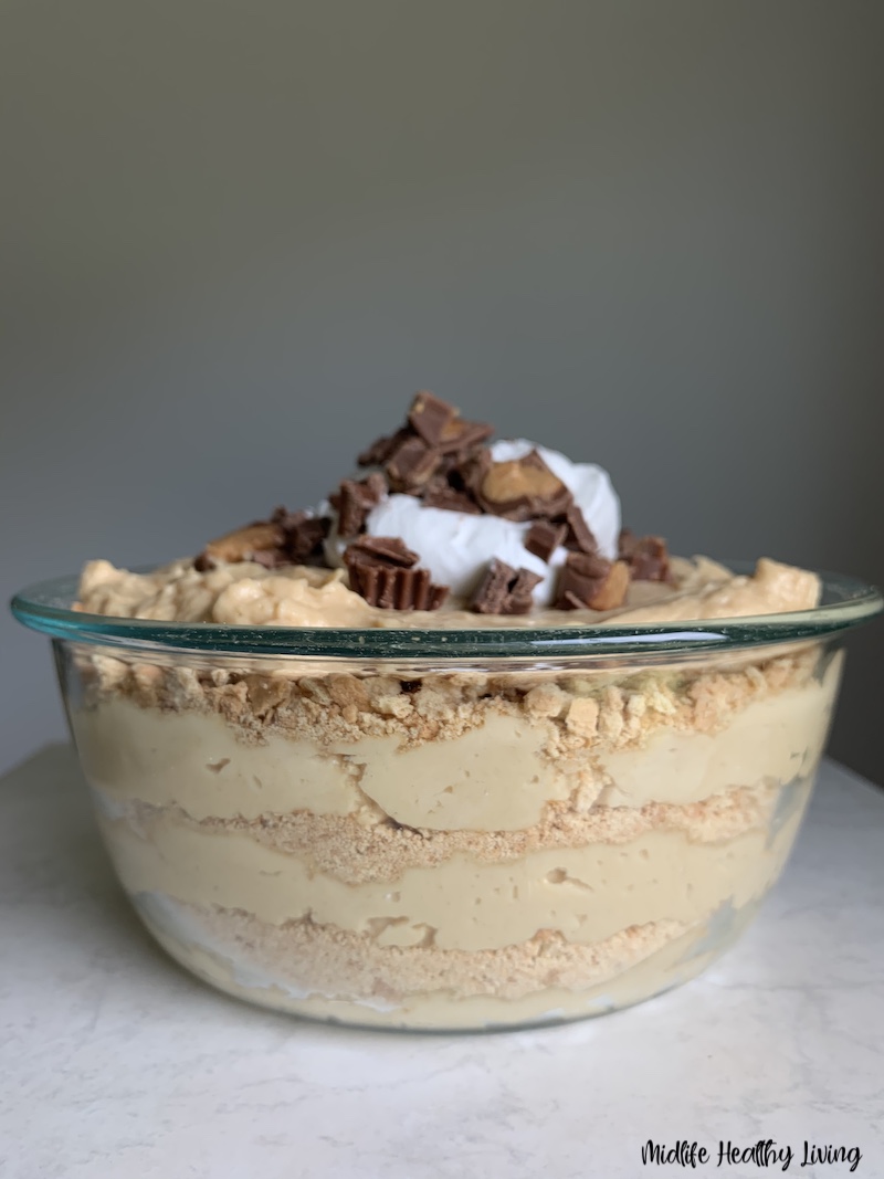 A full bowl of the finished peanut butter parfait ready to serve. 