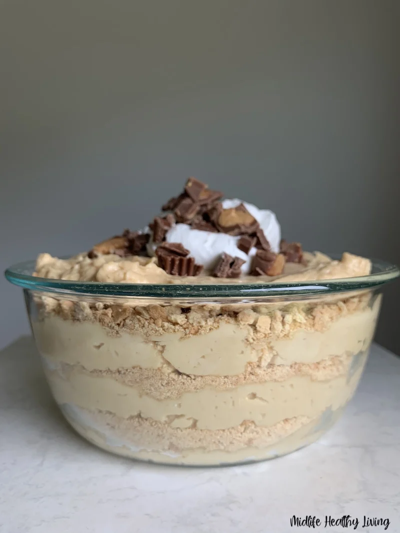 A full bowl of the finished peanut butter parfait ready to serve. 