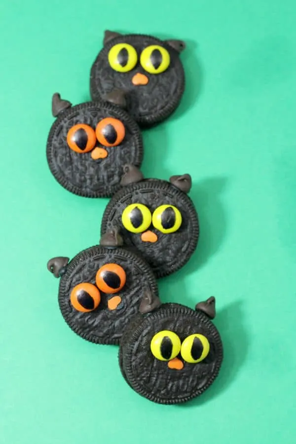 Halloween Cookies: Black Cats