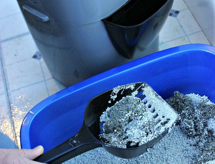 Control Cat Odors with Litter Genie®