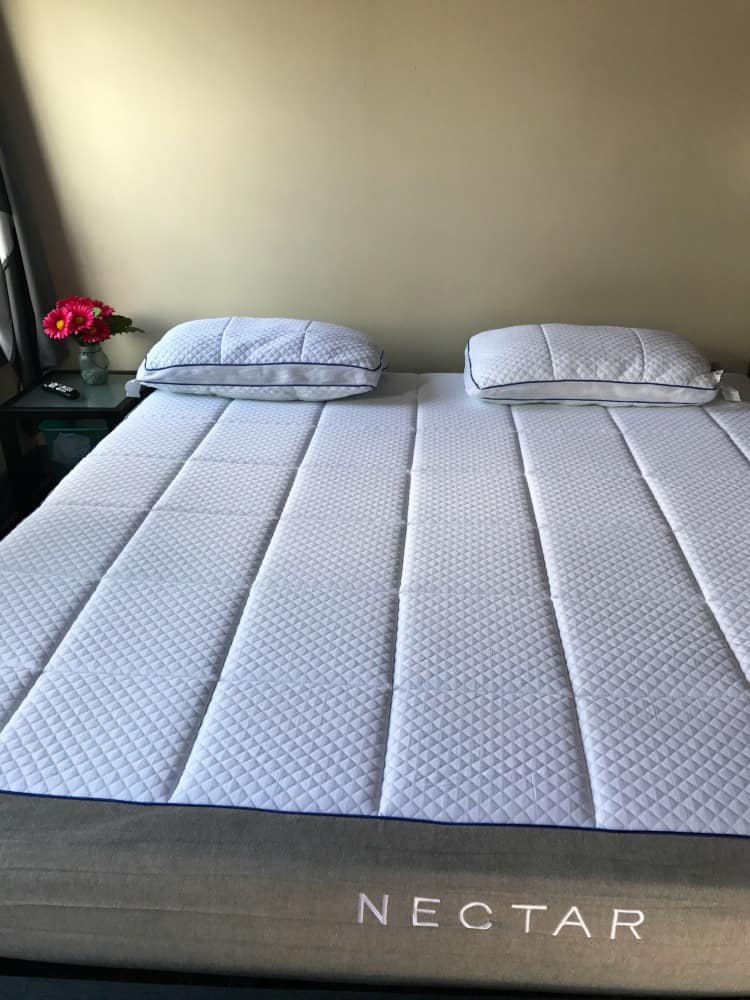 Are you looking for a comfortable and durable memory foam mattress? Here's our unboxing and the Nectar mattress review with all the information you need. 