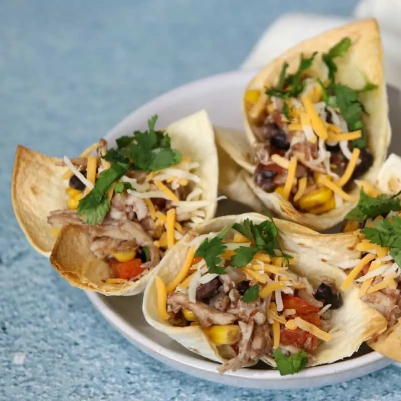 featured image showing the finished weight watchers chicken recipes for chicken taco cups ready to eat.