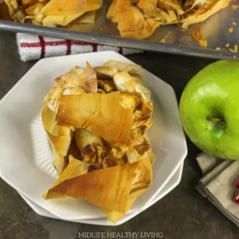 What's more delicious than a warm apple pie? A warm Weight Watchers apple pie, of course! These individual apple pies are healthy, easy to make, and perfect for your family gatherings and holidays.