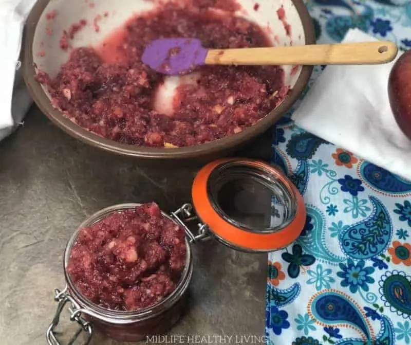 What holiday meal would be complete without cranberry sauce? You either love it or you hate it right? Well now you can have a delicious cranberry relish that is healthy and Weigh Watchers approved!