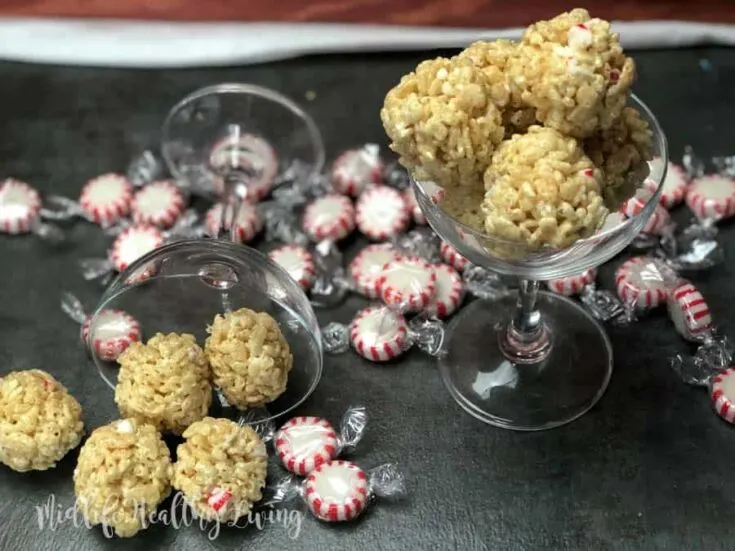 These quick and easy peppermint treats are tasty, low in points, and great for giving as gifts in your holiday baskets or you can leave them out for Santa!