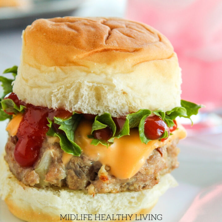 These turkey sliders with mushrooms are a great healthy dinner recipe. I love making turkey mushroom sliders for parties too! These turkey burgers are so tasty no one will know that they are healthy. 