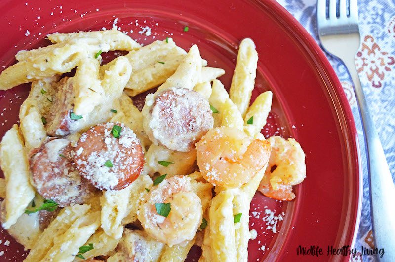 Featured image showing the cajun shrimp pasta recipe ready to eat.