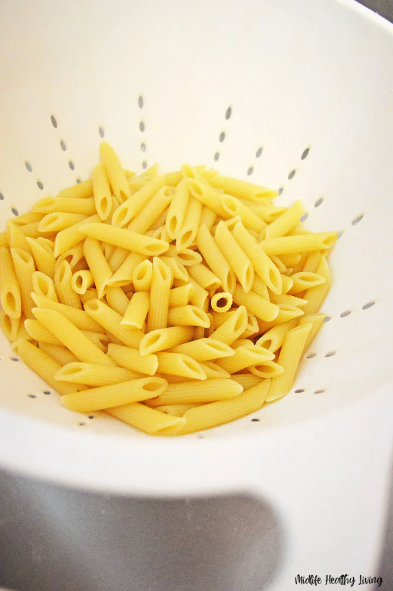 Cooked and drained pasta 