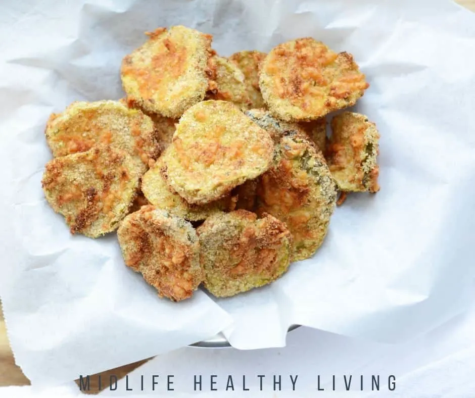 Delicious finished dill pickle chips.