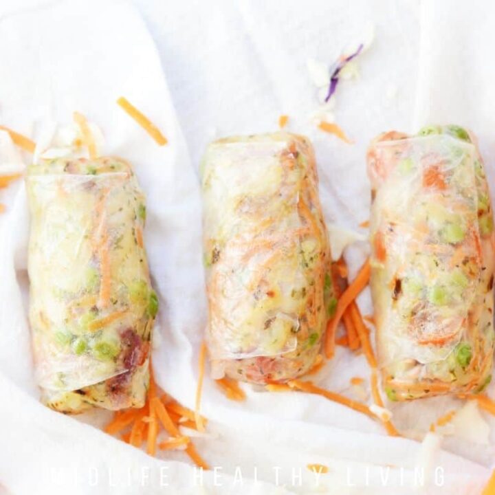 Featured image of the finished shrimp spring roll recipe.