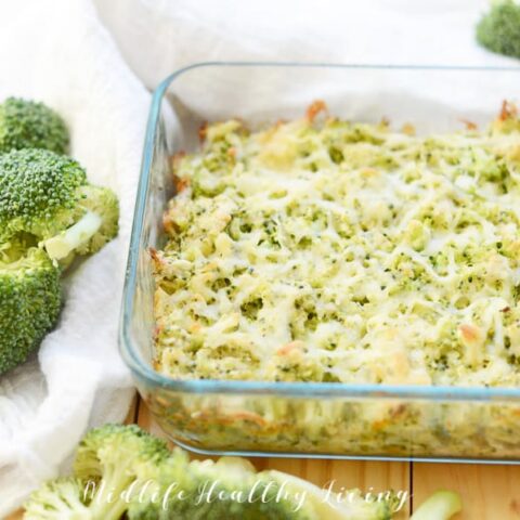 Featured image of the finished parmesan broccoli healthy dip recipe.