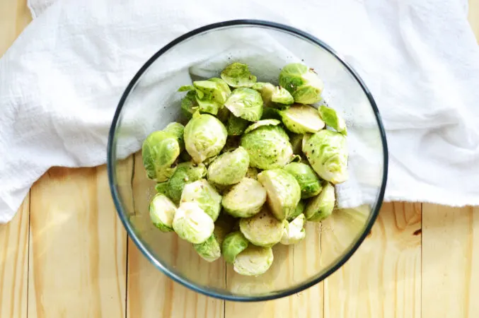 Using the air fryer to make healthy side dishes is easy and quick. These air fried Brussels sprouts are simple, delicious, and packed with nutrients. See all the best Weight Watchers air fryer recipes here!