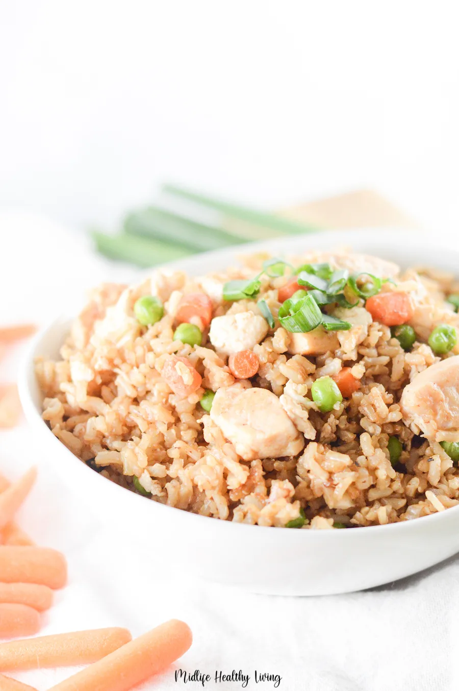 A look at the finished bowl of the healthy chicken fired rice.