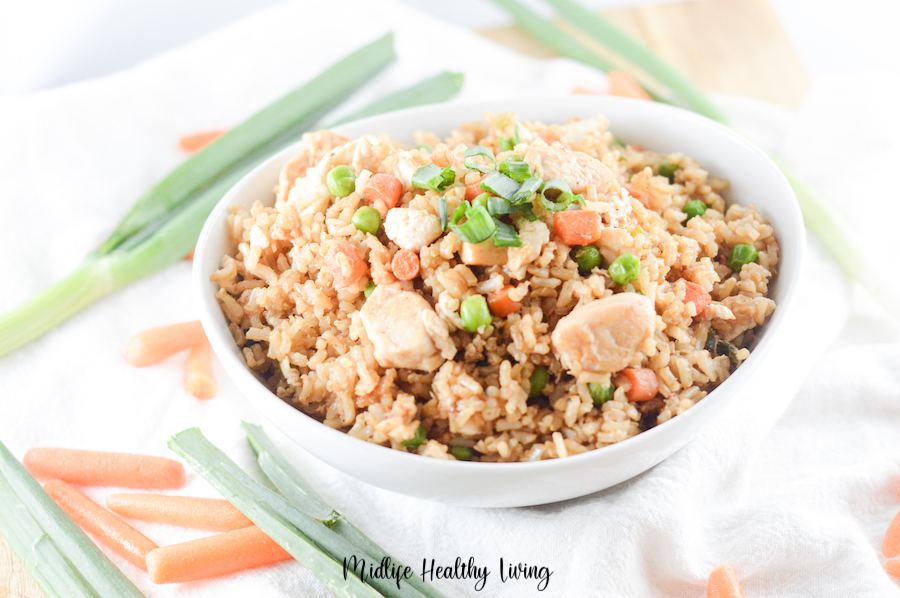 Featured image showing the finished Weight Watchers chicken fried rice.