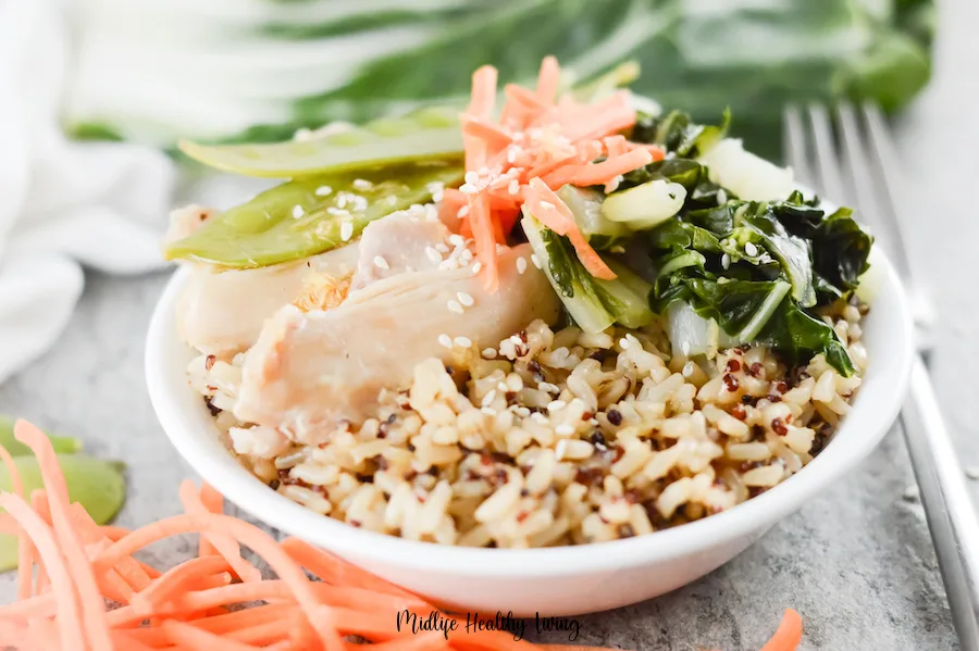 Featured image showing the finished chicken bowls ready to be enjoyed.