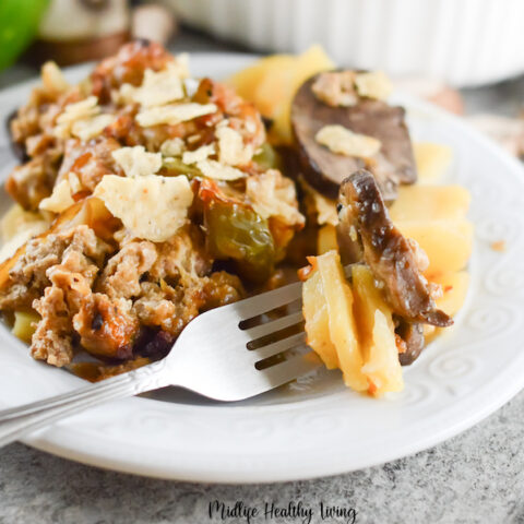 Featured image showing the finished weight watchers cheeseburger casserole ready to eat.