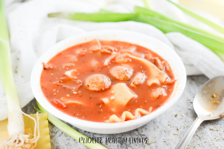 Featured image showing the finished lasagna soup for WW ready to eat.