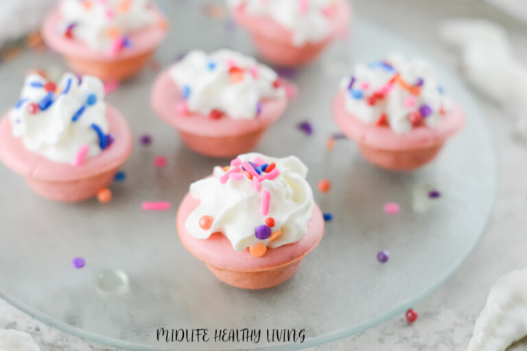 Here we see the finished cupcakes ready to be enjoyed.