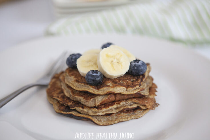 Featured image showing the finished WW banana pancakes ready to eat.