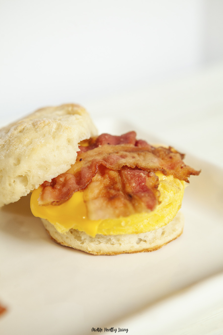 A look at the filling of the sandwich ready to eat. 