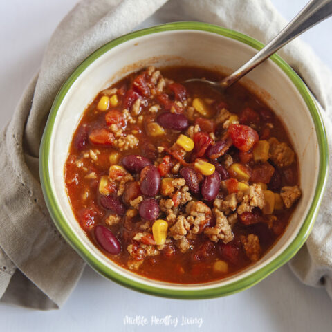 Featured image showing the finished weight watchers chili recipe ready to eat.