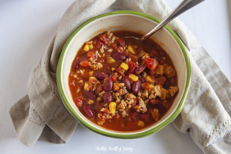 Featured image showing the finished weight watchers chili recipe ready to eat.