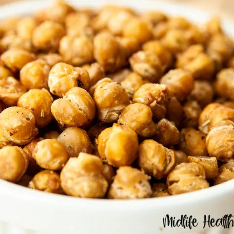 Featured image showing the finished roasted chickpeas ready to eat.
