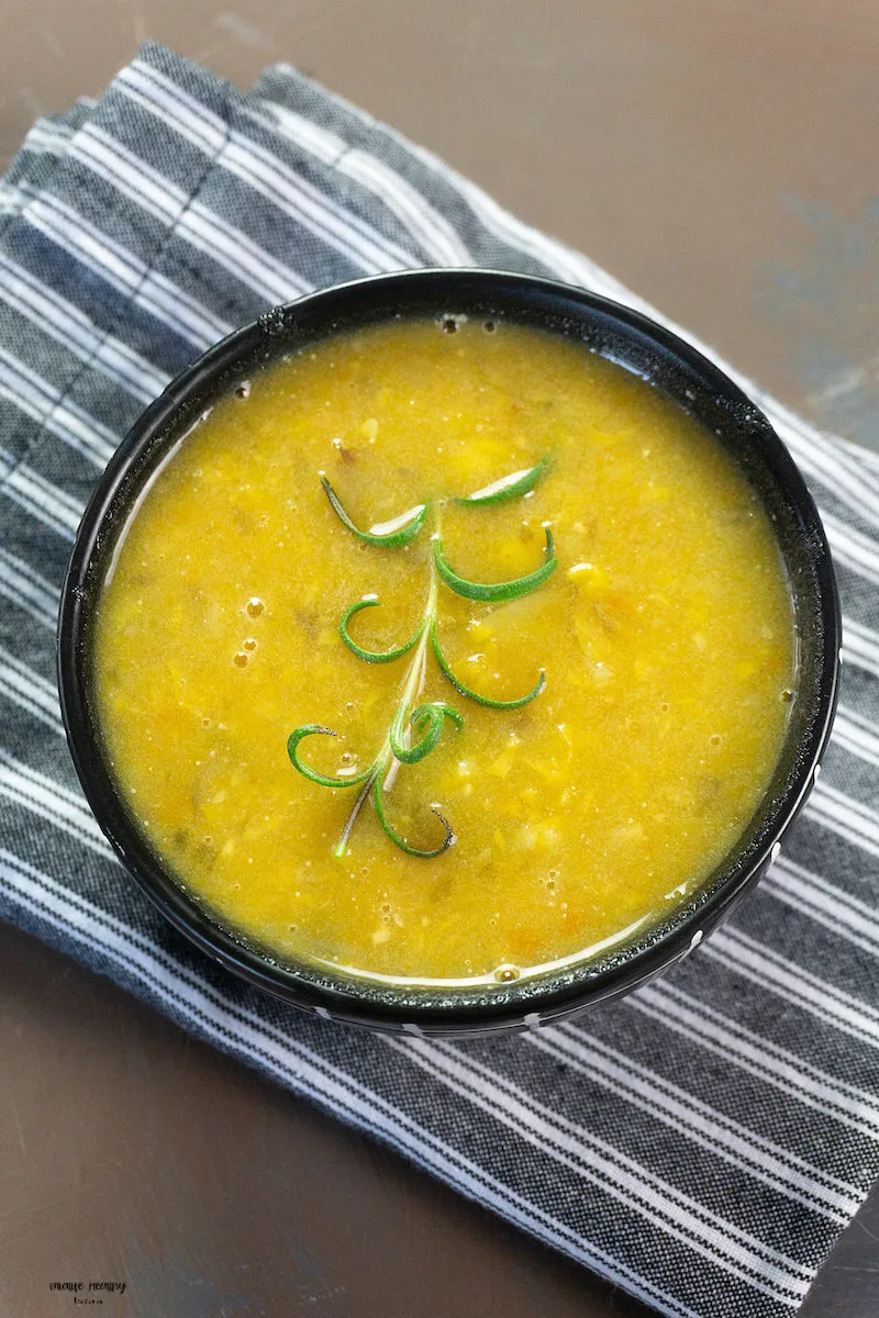 A tasty look at the finished weight watchers corn soup made in the Instant Pot ready to eat. 