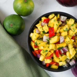 Featured image showing the finished weight watchers mango salsa in a bowl ready to eat.