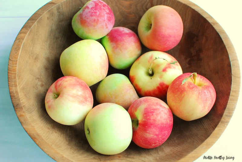 apples ready to be peeled for weight watchers apple crisp