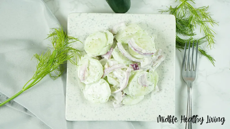Featured image showing the finished weight watchers cucumber salad ready to eat. 