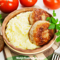 What to Eat with Mashed Potatoes Featured Image