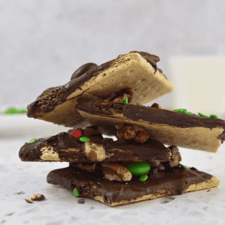 featured image showing finished Christmas cracker candy ready to eat