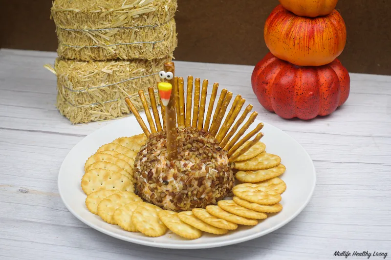 Close up of the finished thanksgiving cheese ball