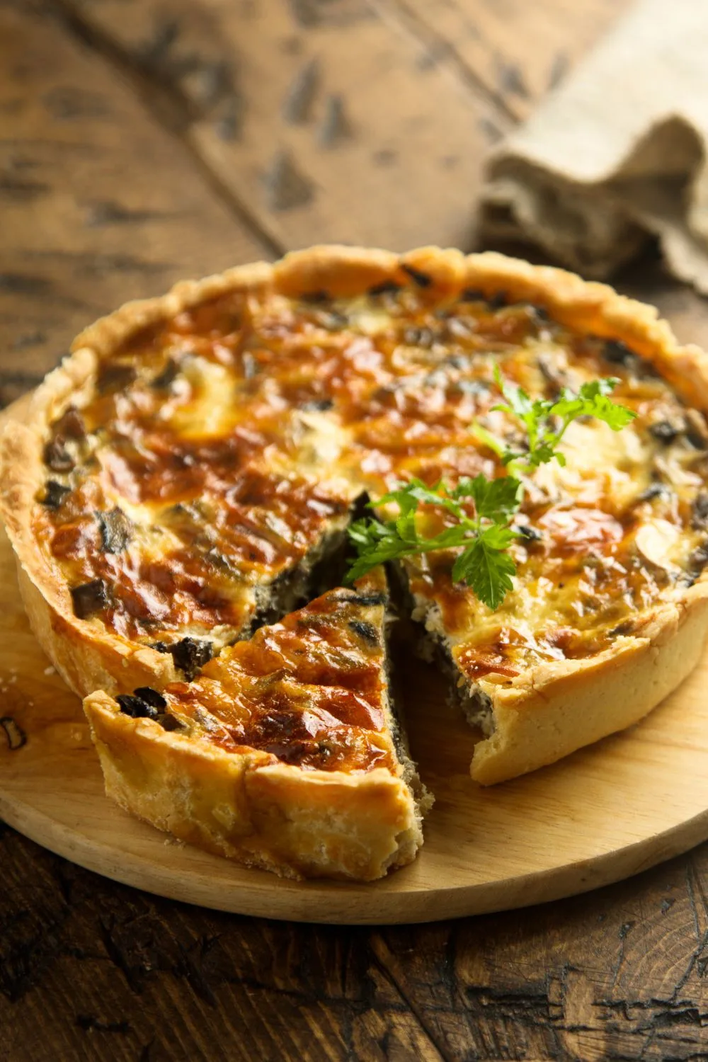 quiche sitting on a board