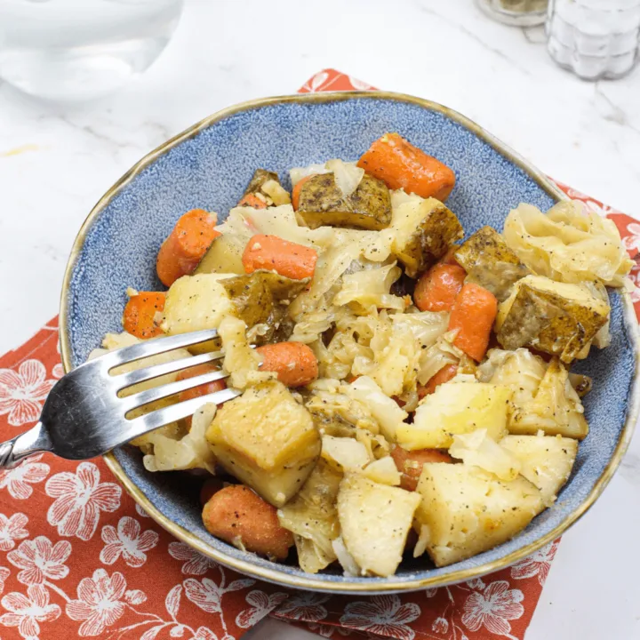 slow cooker cabbage potatoes and carrots