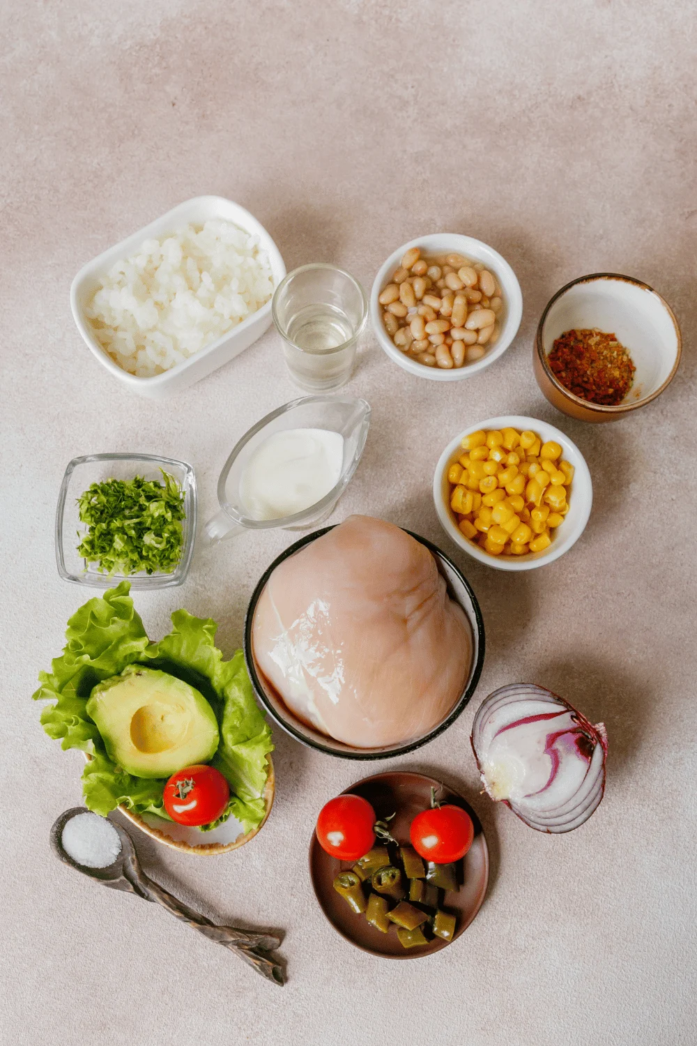 ingredients for weight watchers friendly chicken burrito bowl