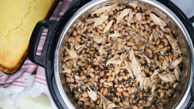 Black eyed peas cooked in the instant pot.